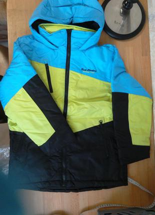 Нова куртка р. 140-146.