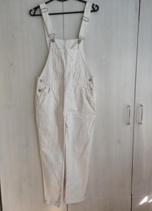 Новый белоснежный комбинезон zara размер s. цена 650 грн.
оригинал с официального сайта.
