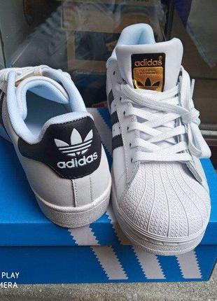 Кожаные кроссовки