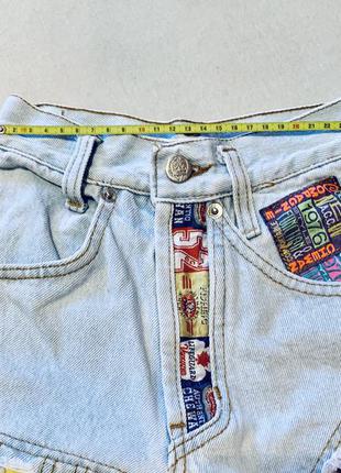 Крутые джинсы mom с дырами и нашивками италия9 фото