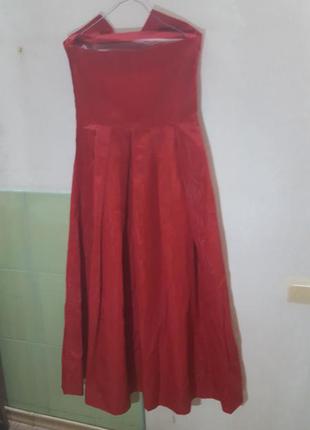 Красное платье с декоративным лифом5 фото