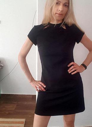 Маленьке чорне плаття, плотний трикотаж1 фото