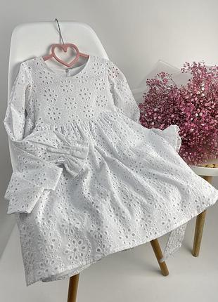 Сукня святкова стильна з білої прошви