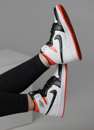 Женские стильные осенние кроссовки nike air jordan 1 retro high electro orange3 фото