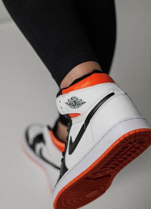 Женские стильные осенние кроссовки nike air jordan 1 retro high electro orange4 фото