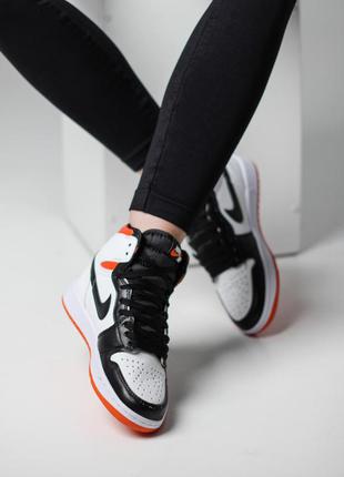 Женские стильные осенние кроссовки nike air jordan 1 retro high electro orange7 фото