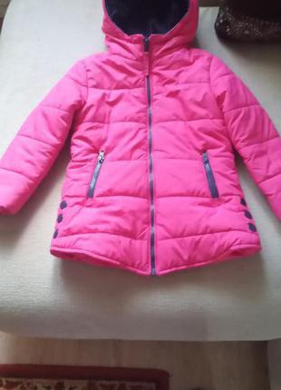 Пальтечко-куртка на дівчинку 3-5 років.