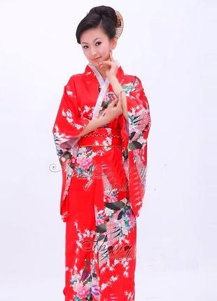 Довгий червоний шовковий халатик з китайськими візерунками і кольорами з поясом довжиною в підлогу