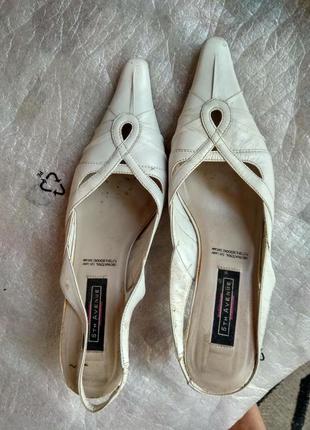 Босоніжки жіночі