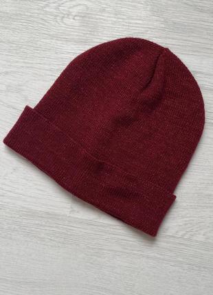 Зимняя вязанная шапка с отворотом с люриксовой нитью2 фото