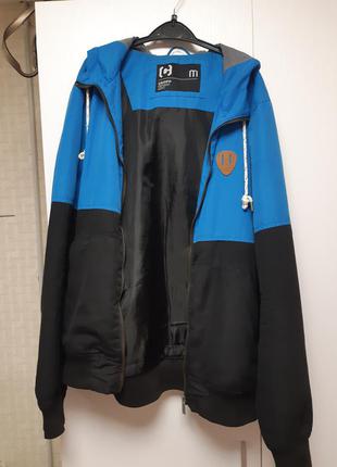 Продам оригинал куртка кроп