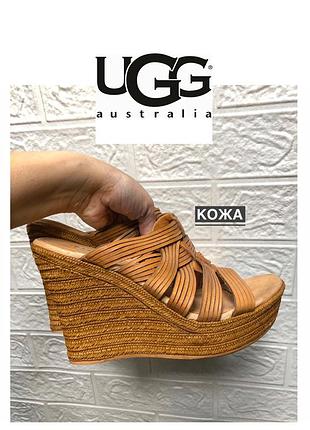 Ugg шкіряні бежеві босоніжки на платформі, на танкетці мюли коричневі