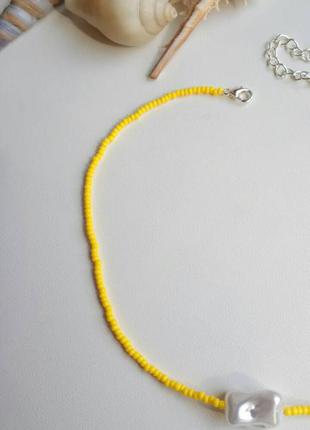 Чокер из бисера, колье, ожерелье, жемчуг, перлина, жовтий, желтый, тренд 20212 фото