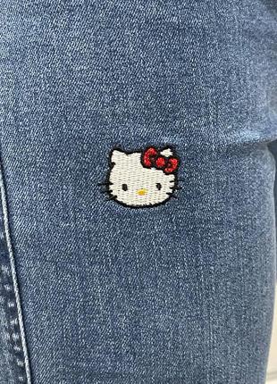 Нові джинси calzedonia i hello kitty skinny стрейч з нашивками3 фото