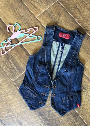 Стильна жилетка безрукавка esprit s
