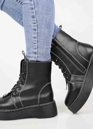 Стильні чорні осінні демі черевики на платформі товстій підошві шнурівці модні