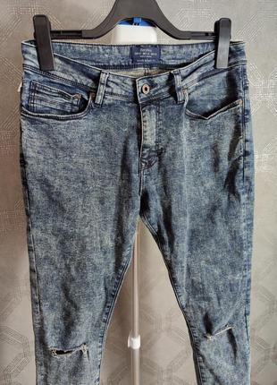 Зауженные джинсы bershka super skinny fit
оригинал2 фото