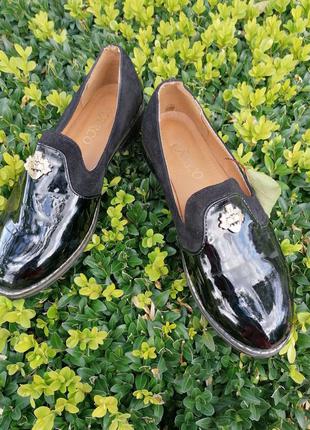 Жіночі туфлі