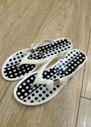 Шлёпанцы вьетнамки