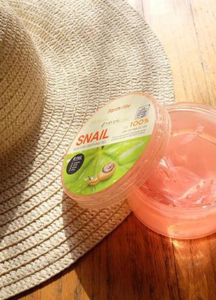 Многофункциональный смягчающий гель с экстрактом  улитки farmstay moisture soothing gel snail3 фото