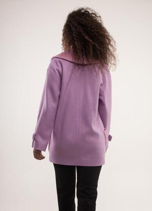 Женское полупальто тренчкот сиреневого цвета с накладными карманами2 фото