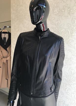 Новая красивая трендовая кожаная куртка кожанка косуха