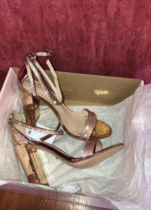 Босоніжки deezee