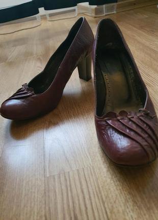 Красивые добротные кожаные элегантные туфли3 фото