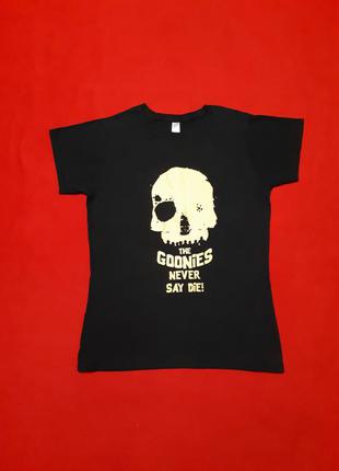 Черная футболка с золотым принтом череп в виде нова р s1 фото