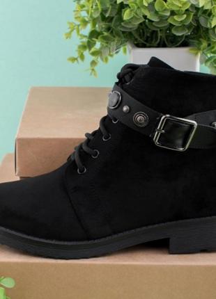 Стильные черные замшевые осенние деми ботинки низкий ход короткие с ремешком2 фото