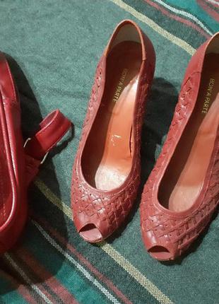 Красные плетенные туфли на каблучке1 фото