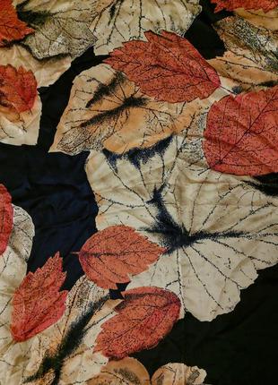 Большой шелковый платок в принт "осень"2 фото