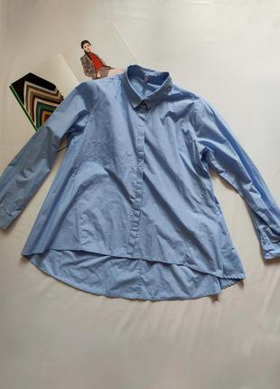 Голубая оверсайз рубашка amisu с разной длинной спереди и сзади. модный оверсайз.1 фото