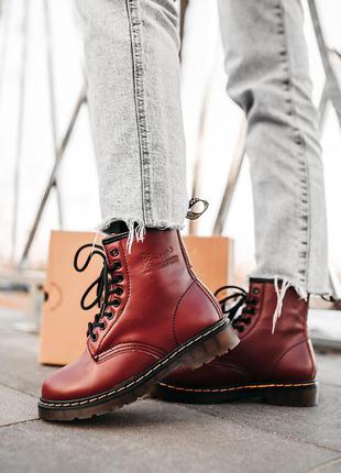 Жіночі черевики на хутрі dr.martens cherry