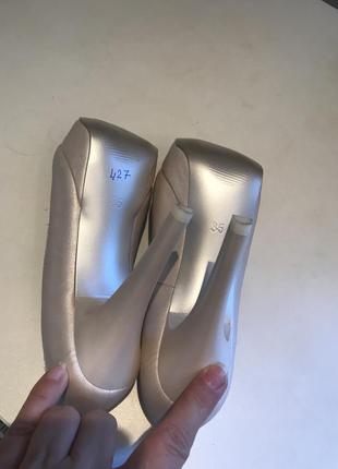 Новые свадебные туфли цвет айвори  ike nana p.35-22,5 см2 фото