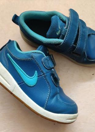 Детские кроссовки