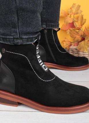 Стильные черные замшевые осенние деми ботинки низкий ход с надписью модные2 фото