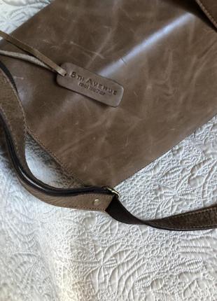 Стильная добротная кожаная сумка кросс боди через плечо , натуральная кожа, эффект винтажа6 фото