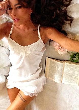 Білий класичний шовковий пеньюар з голою оголеною спиною на тонких бретелях бретельках 16896