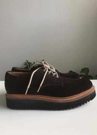 Нові замшеві туфлі від англійського бренду grenson