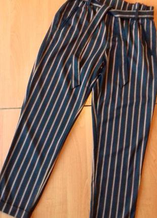 Стильные полосатые брюки zara c поясом.