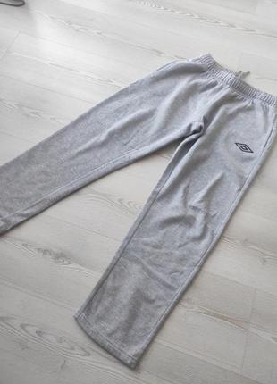 Спортивки umbro