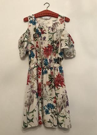 Платье в цветочный принт,оголеные плечи2 фото