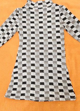Тёплое симпатичное трикотажное платье в клеточку чёрная-белая-серая на девочку 9-11лет деми6 фото