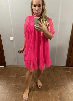 Платье цвета фуксия розовое