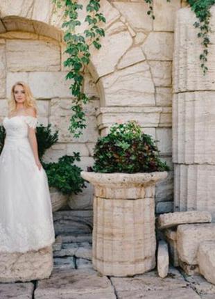 Свадебное платье. очень красивое и идеально садится!