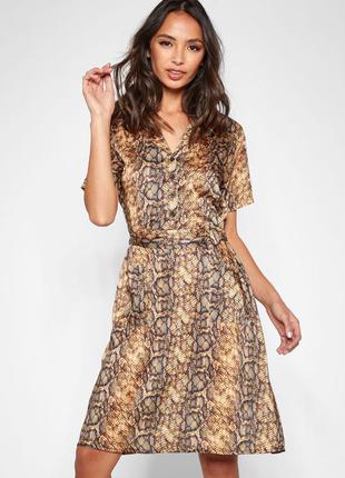 Платье с анималистичным принтом  na-kd / как zara, h&m