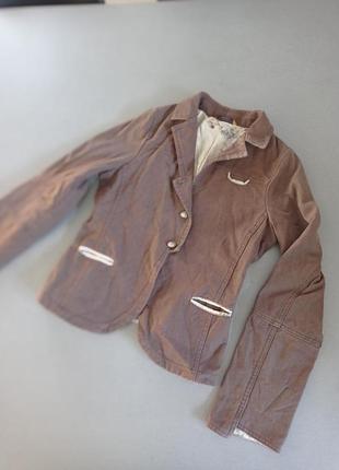 Пиджак коричневый по фигуре