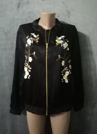 Супер красивая куртка бомбер с вышивкой zara