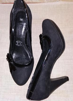 Туфли замшевые женские.